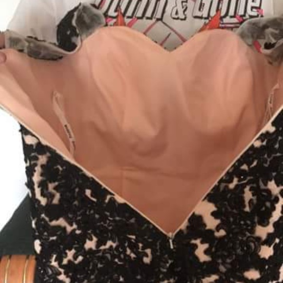 A very beautiful prom dress only wore once - Picture 4 of 6